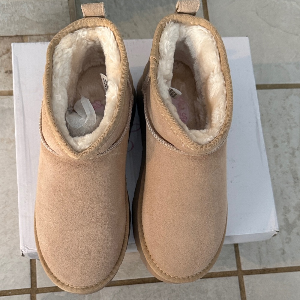 Pink Lily Tan Ankle Boots - Picture 2 of 6